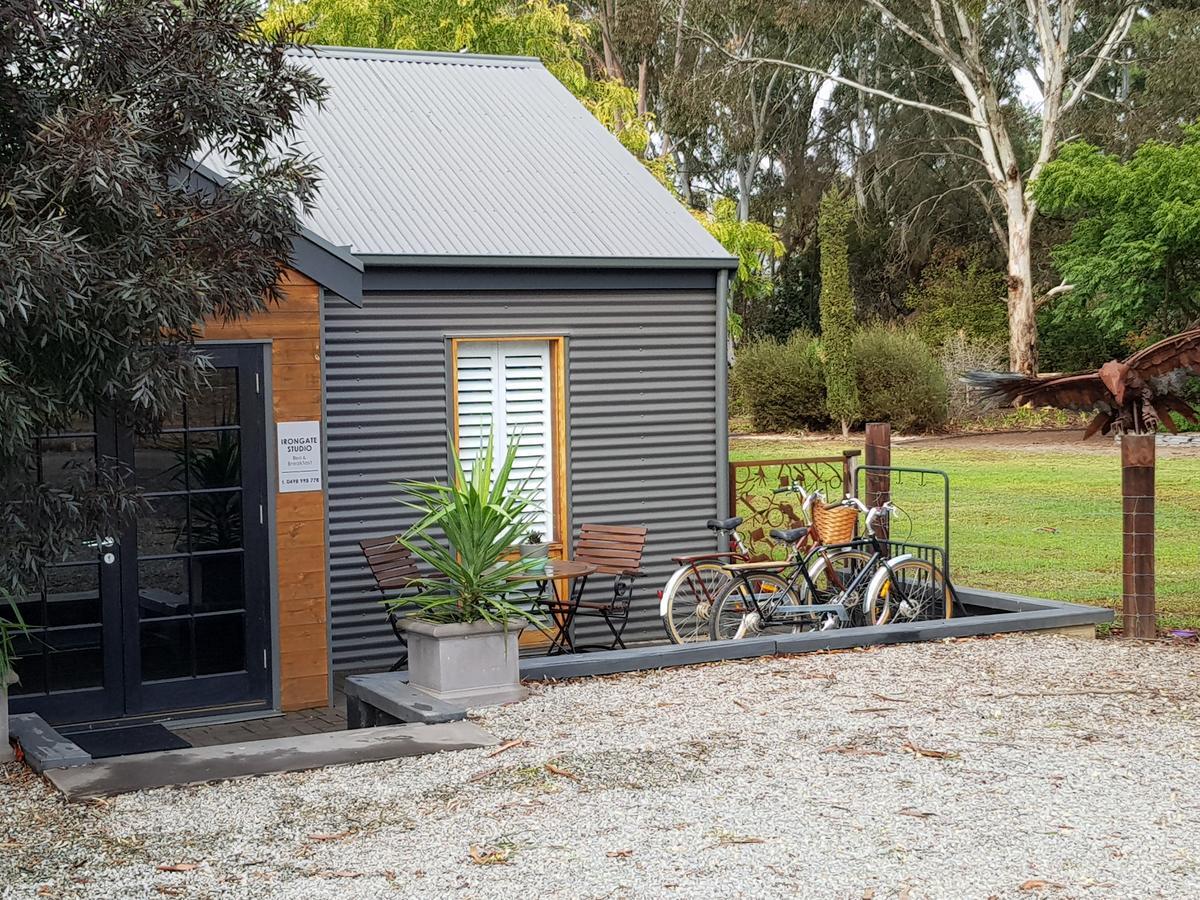 Irongate Studio B&B Mintaro ภายนอก รูปภาพ